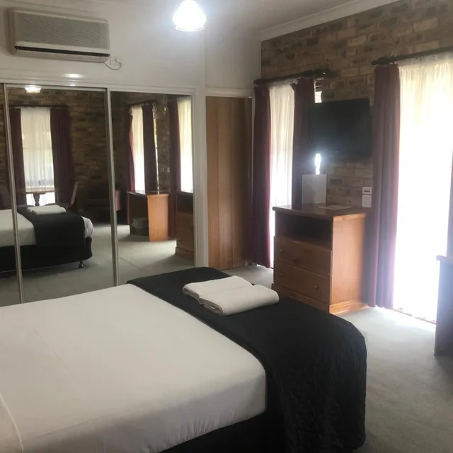 غرفة قياسية بسرير كوين، MERCURE PORT OF ECHUCA 3/9