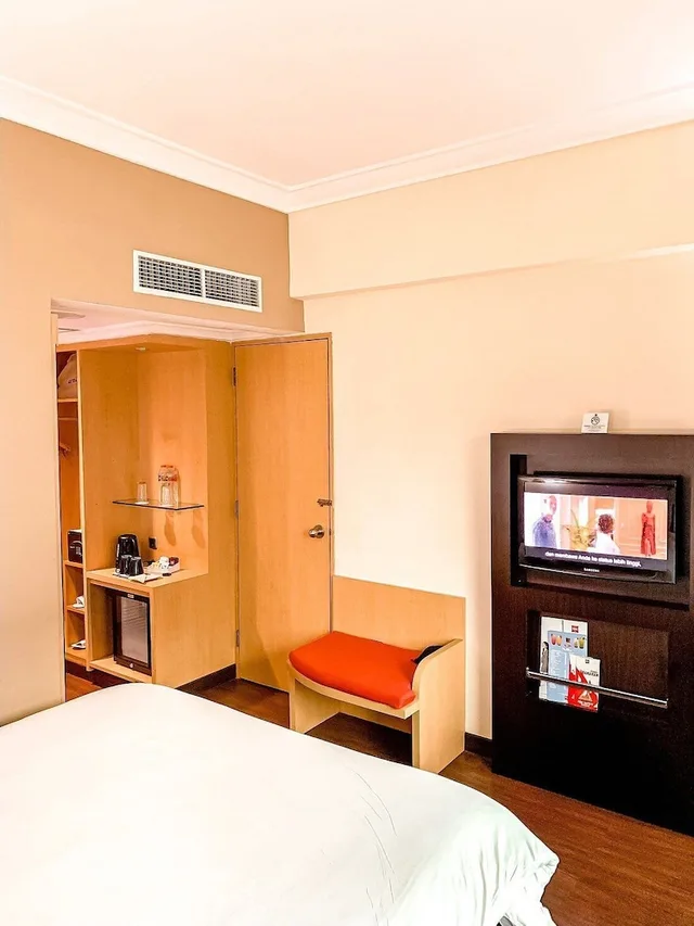 غرفة سوبيريور بسرير كوين، Tamarin Hotel Jakarta 2/6