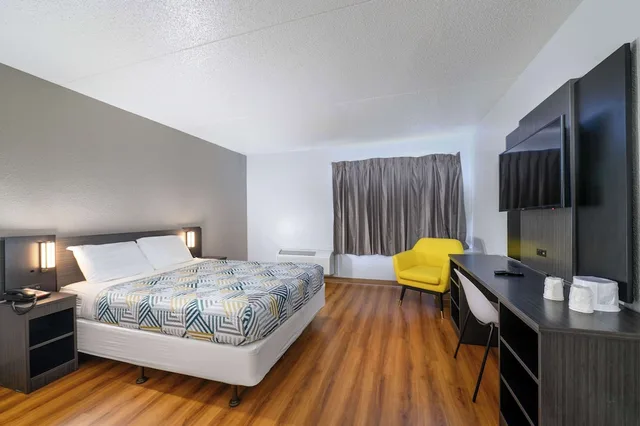غرفة قياسية بسرير كينج، Motel6 Branford, CT - New Haven 2/7