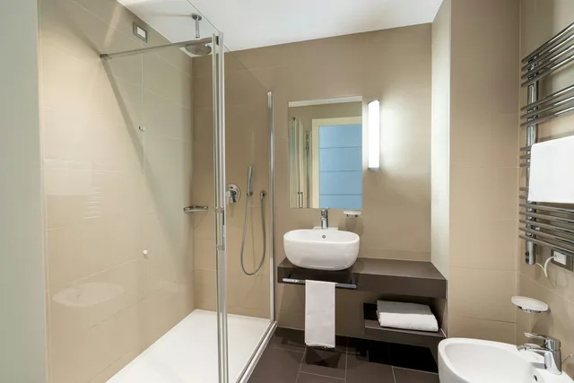 غرفة كلاسيكية بسريرين منفصلين، Unahotels Bologna Fiera 2/2