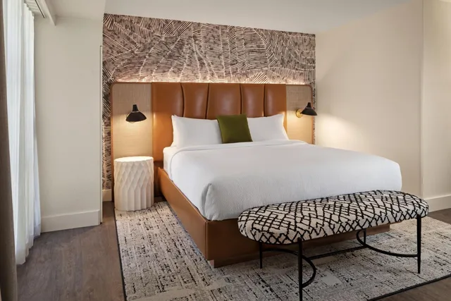 جناح بسرير كوين بغرفتي نوم، Burton House, Beverly Hills, A Tribute Portfolio Hotel 5/8