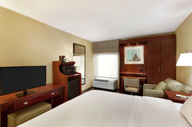 غرفة قياسية بسرير كوين لذوي الإعاقة، Hampton Inn Ft Lauderdale-Cypress Creek 4/7