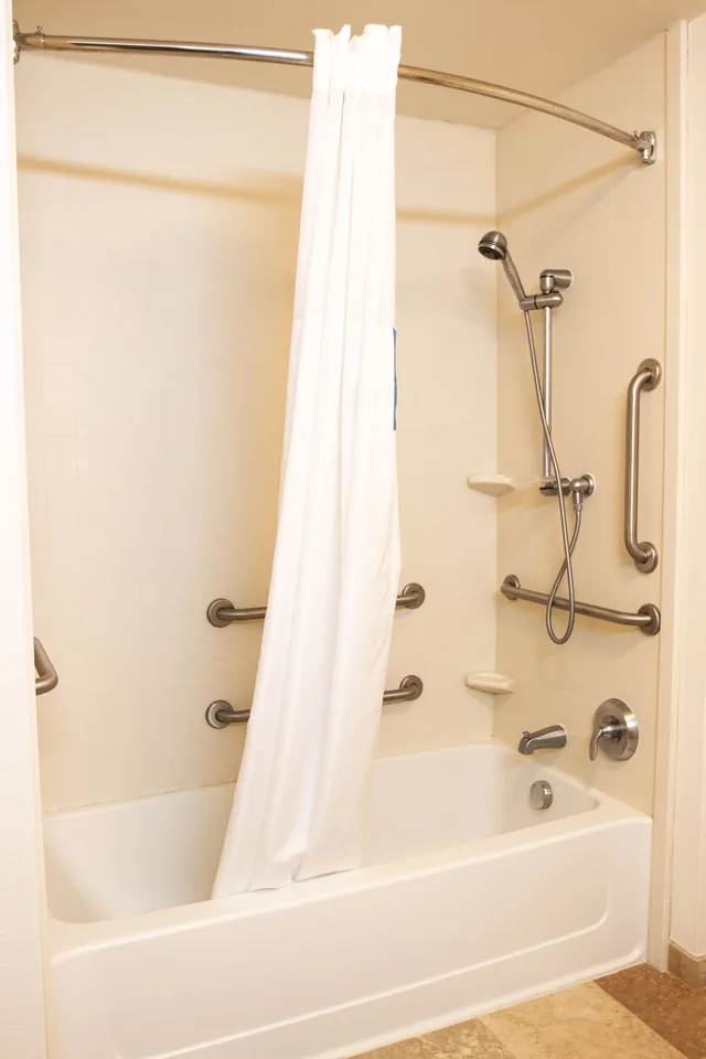 غرفة بسريرين كوين مع أريكة لذوي الإعاقة، Hampton Inn Gloucester 4/5