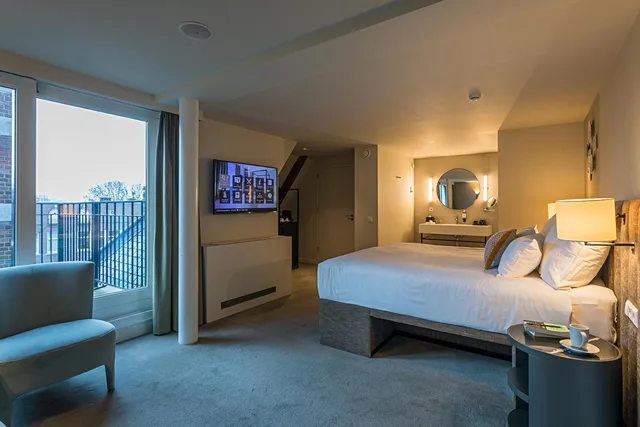 غرفة سوبيريور بسرير كينج بشرفة، Pestana Amsterdam Riverside 1/3