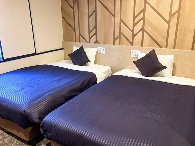 غرفة قياسية بسريرين منفصلين للمدخنين، Hotel Livemax BUDGET Naha 1/1