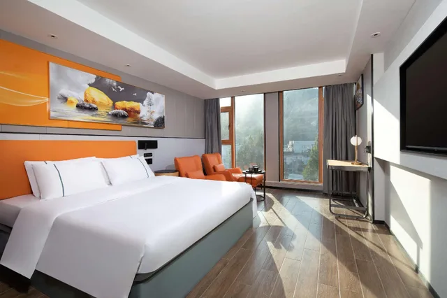 غرفة بريميير عائلية بسرير كينج، Microtel by Wyndham Huangshan Tangkou 1/1