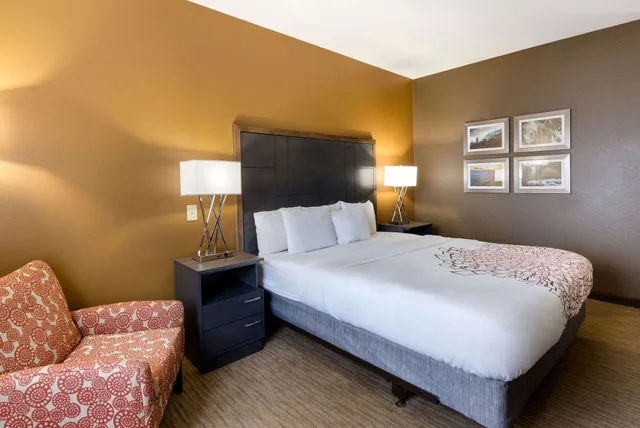 غرفة بسرير كينج، La Quinta Inn & Suites by Wyndham Boone University 6/8