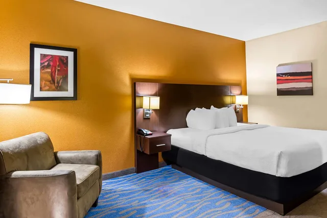 غرفة بسرير كينج، Best Western St. Louis Airport North Hotel & Suite 1/6
