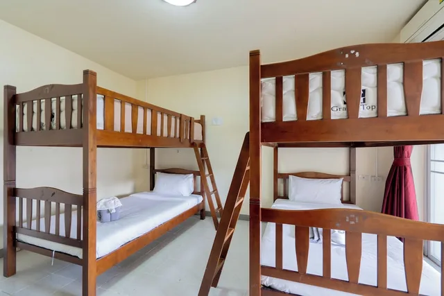غرفة اقتصادية رباعية بأسرّة بطابقين، Squareone Hostel 4/4