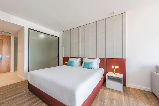 Sol, Family Suite, Queen and Twin Beds, Sea Front, Sol Tropikal Durres 1/2
