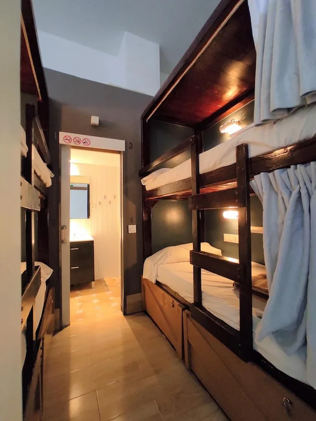 Female Dorm, Female Only, Economy, 4 Beds, Ant Hostel Barcelona 1/2