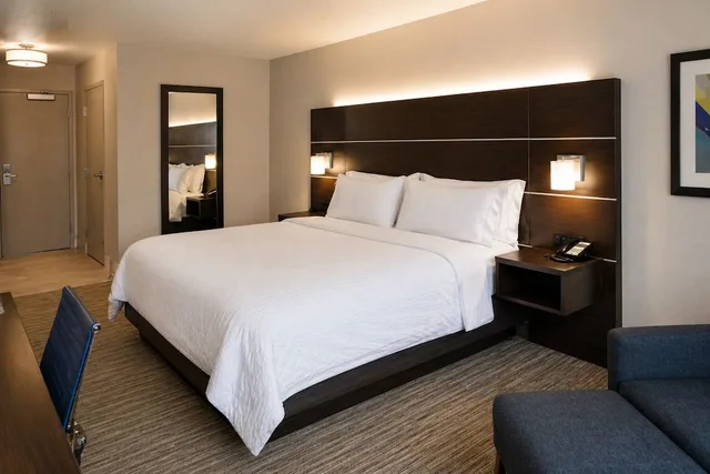 غرفة قياسية بسرير كينج، Holiday Inn Express And Suites Hood River 1/10
