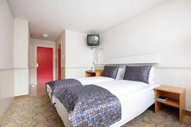 Standard, Twin Beds, Olden Fjordhotel 2/6