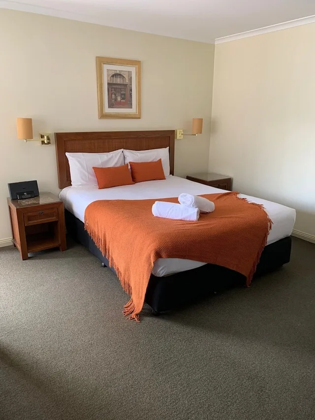 غرفة ديلوكس بسرير كوين بمطبخ صغير، Armidale Pines Motel 2/4