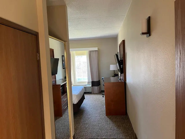 غرفة بسرير كوين بحوض استحمام لذوي الإعاقة، Wingate by Wyndham Clearfield 6/10