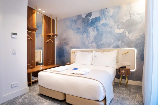 غرفة كلاسيكية بسريرين منفصلين بإطلالة على الفناء، Blue Liberdade Hotel 2/4