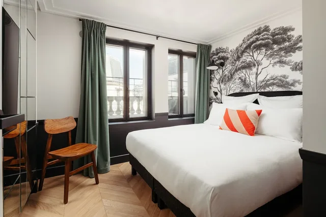 2 Bedrooms, Deluxe, Apartment, 2 Queen Beds, Eiffel View, Sofa, Balcony، My Maison In Paris - Invalides 1/7