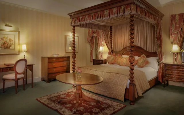 جناح بسرير كوين، NAILCOTE HALL HOTEL AND GOLF CLUB 6/10
