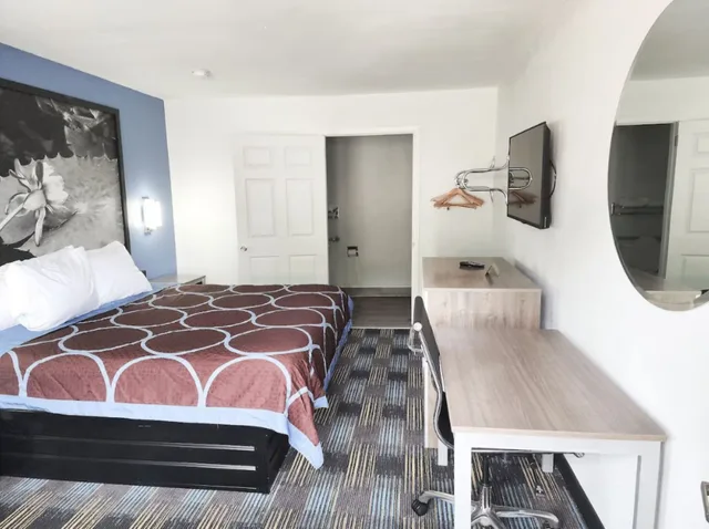 غرفة بسرير مزدوج، Super 8 By Wyndham Shreveport 3/6