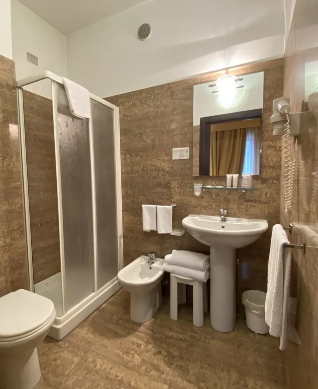 غرفة مفردة بسرير مزدوج، Hotel Kristall 4/4