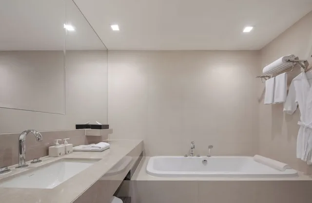 جناح كلوب تنفيذي بريفيليج بسرير كينج بمنطقة جلوس، Vie Hotel Bangkok - Mgallery By Sofitel 9/10