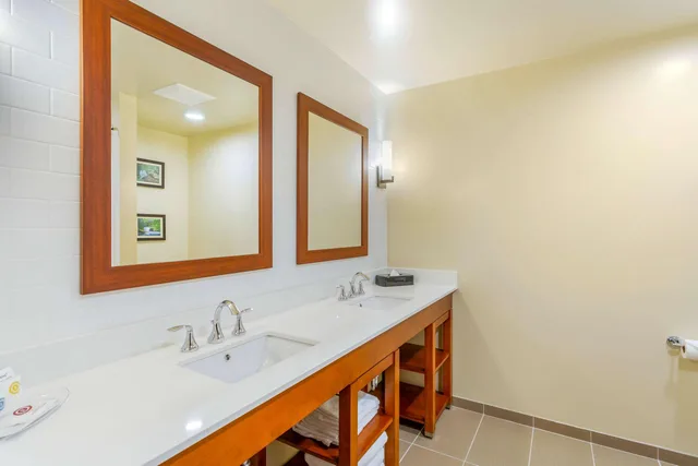 جناح بسريرين كوين، Comfort Suites Burlington Near I-5 5/6