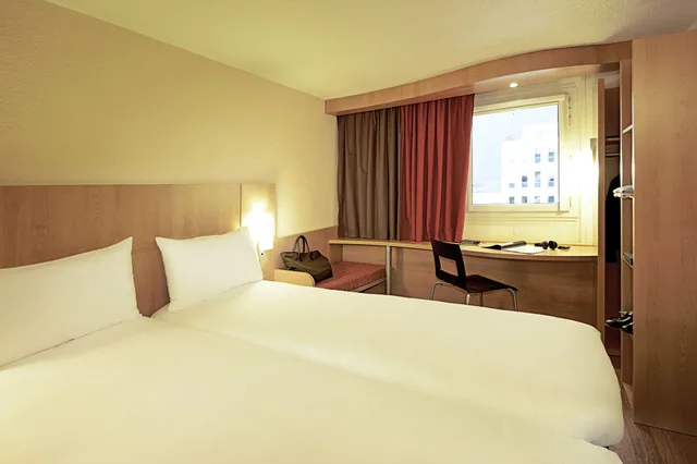Standard, Twin Beds, Ibis Beauvais Aeroport 1/10