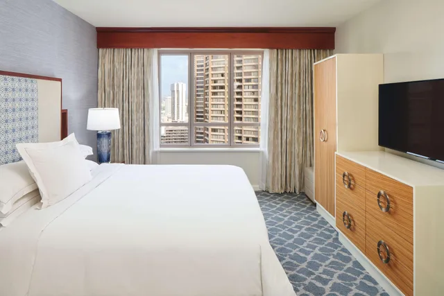 2 Bedrooms, Partial Ocean View, Balcony, Grand Waikikian By Hilton Grand Vacations 2/3