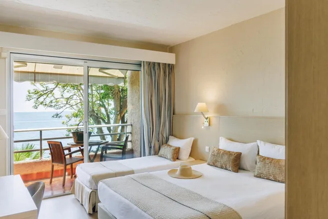 غرفة قياسية ثلاثية بإطلالة على البحر، Hotel Alivi 1/8