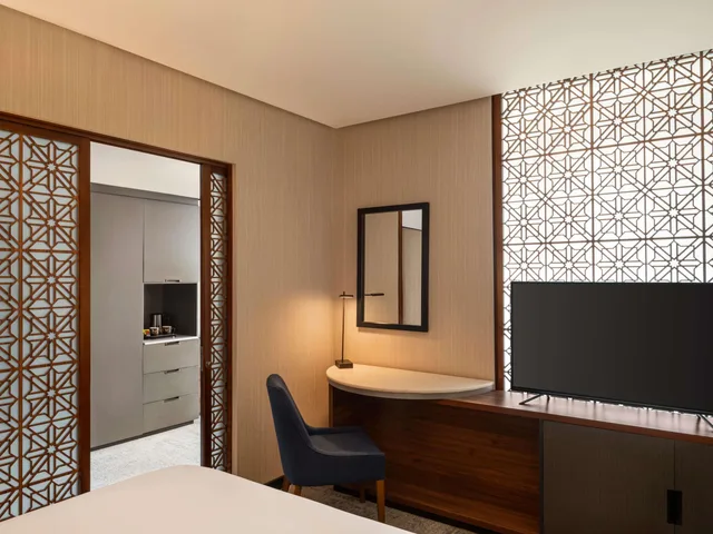 جناح جونيور بسرير كينج بإطلالة، أنوار المدينة موفنبيك(Anwar Al Madinah Movenpick) 4/5