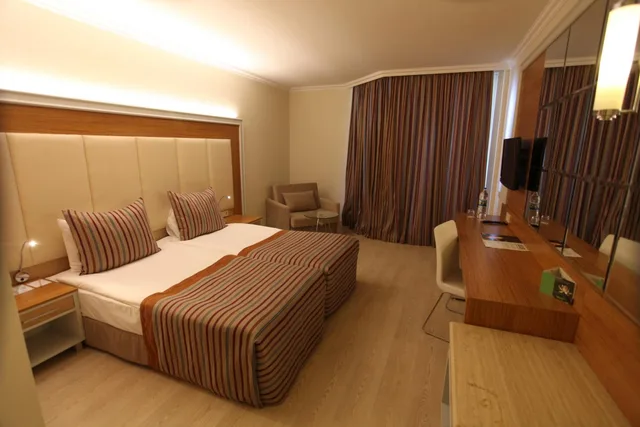 غرفة قياسية بإطلالة جزئية على البحر، Pegasos Resort 2/8