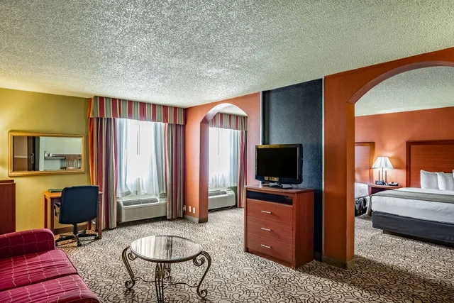 جناح بسريرين كوين لذوي الإعاقة، Quality Inn Trinidad, Co 2/2