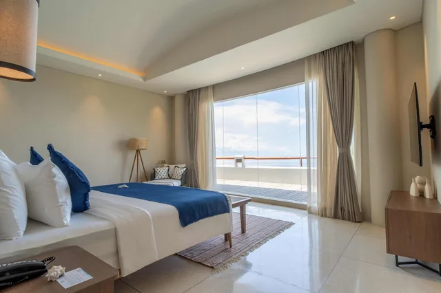 بنتهاوس بسرير كينج بإطلالة على البحر، Royal Avila Boutique Resort 1/3