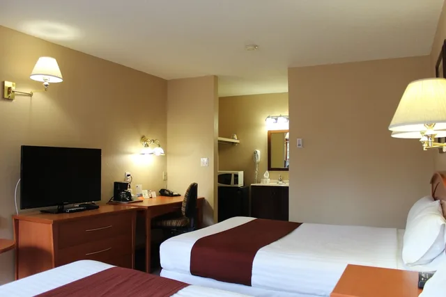غرفة قياسية بسريرين كوين، Deer Park Inn Red Deer 6/7