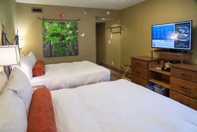 غرفة بسريرين مزدوجين، Banff Caribou Lodge & Spa 1/3