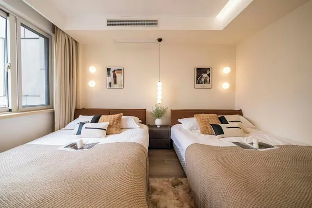 شقة إليت بسرير كوين وسريرين مزدوجين، Book and Bed-People's Square 4/10