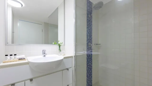 غرفة تنفيذية بغرفتي نوم، Oaks Brisbane Festival Suites 2/2