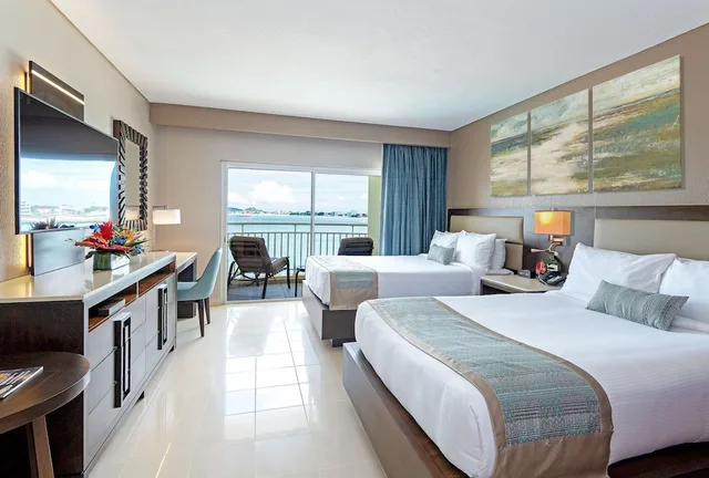 2 Bedrooms, Villa, 1 King and 2 Double Beds, 2 Murphy Beds, Ocean Front, Kitchen، The Villas at Simpson Bay Beach Resort 1/5