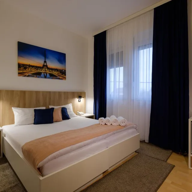 غرفة بسرير مزدوج أو سريرين منفصلين، Airport Garni Hotel Belgrade 2/10