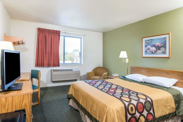 غرفة قياسية بسرير كوين لذوي الإعاقة، Super 8 by Wyndham West Middlesex/Sharon Area 1/4
