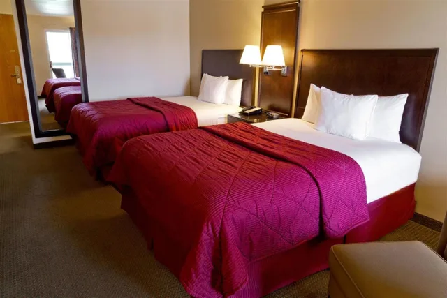 غرفة بسريرين كوين، Cedars Inn 7/10
