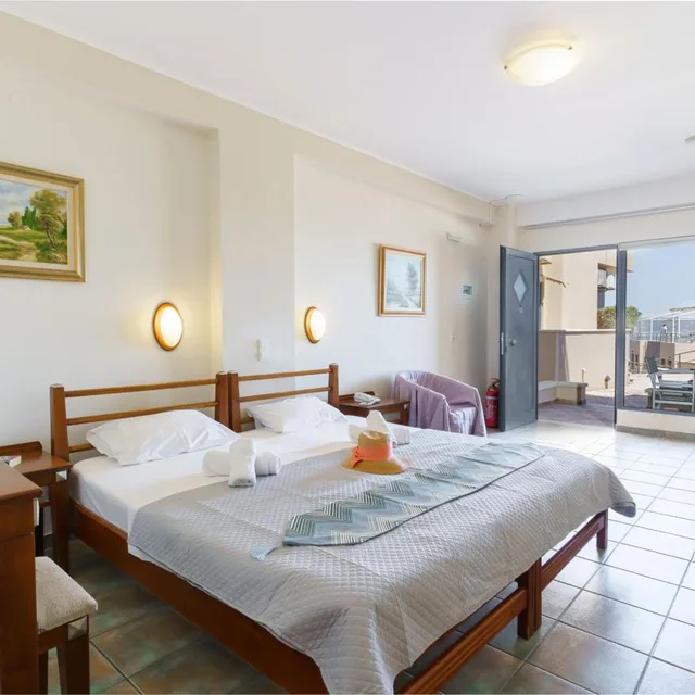 Cozy, Double Bed, Side Sea View، Sun Rise Suites Hotel 2/10