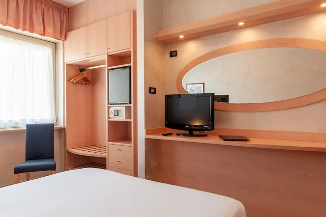 غرفة بسرير كوين، Augustus Hotel 2/6