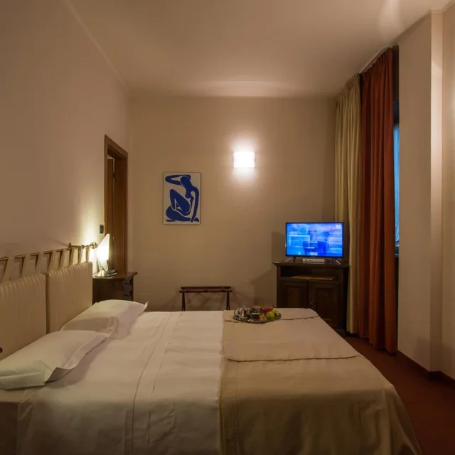 جناح كلاسيكي، Hotel Lux 1/7