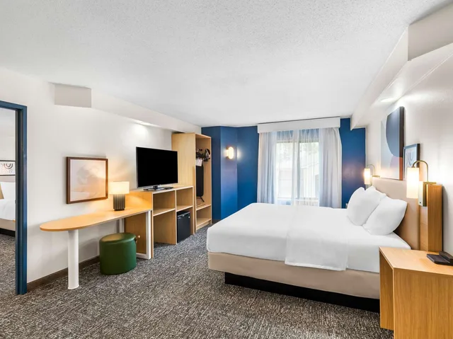 استوديو بسرير كينج، Spark by Hilton Augusta 3/10