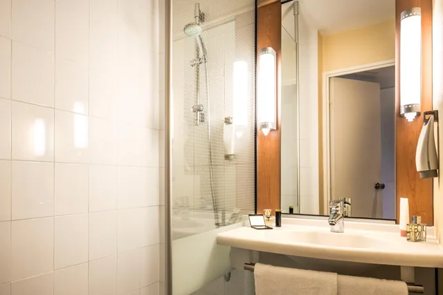 غرفة قياسية بسرير كوين، Ibis Paris Montmartre 18Eme 6/7