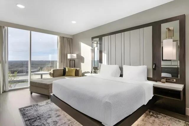 Upgrade, Suite, King Bed, Cambria Hotel Austin Uptown near the Domain 2/4