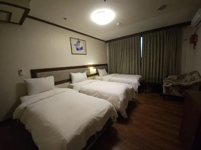 غرفة ثلاثية، Insadong Crown Hotel 1/5