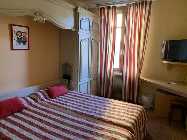 غرفة بسرير مزدوج، CITOTEL LES VOSGES 1/2