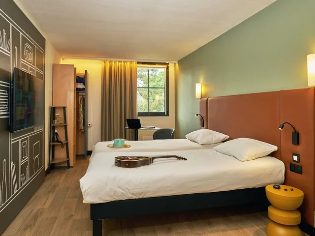 Classic, 3 Beds, Ibis Sarlat 2/8